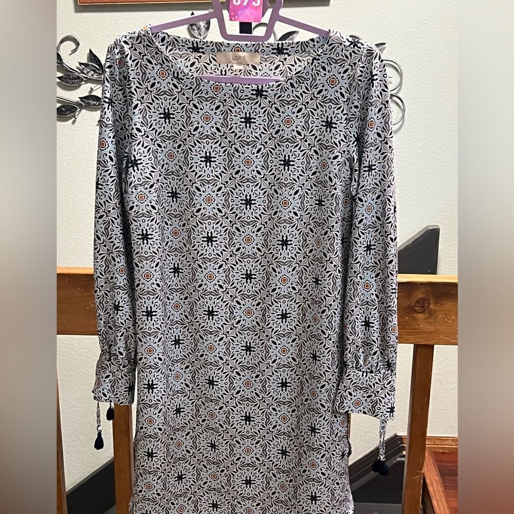 LOFT Blue Gold Paisley  Sheath Dress Knee-Length Long Sleeve Size Small. #073